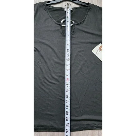 Free Kisses Black Long Sleeve Top Metal Accent Stretch Plus Size 2X - Picture 6 of 9